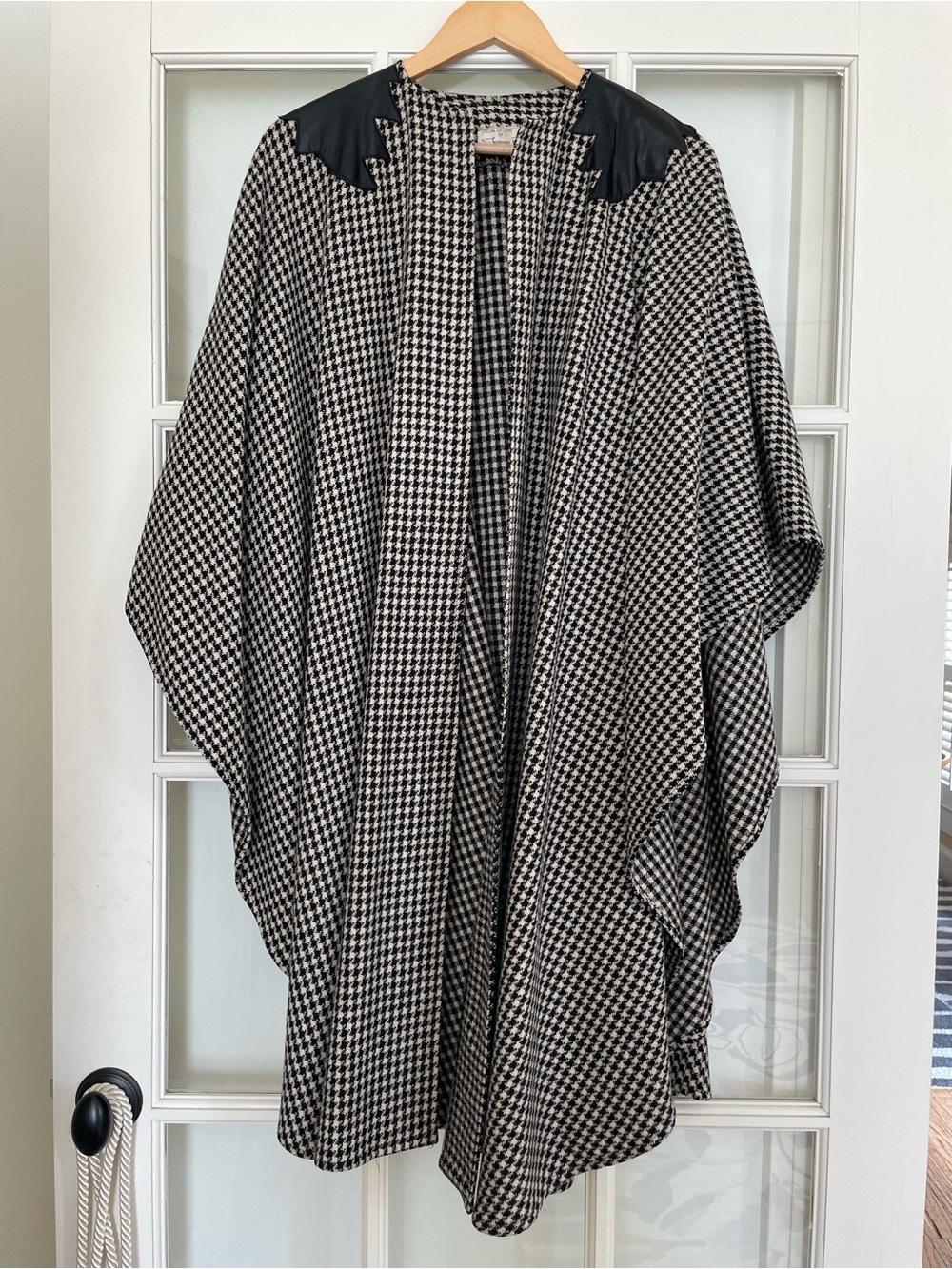 Vintage houndstooth midi cape coat decorative leather black white fits most